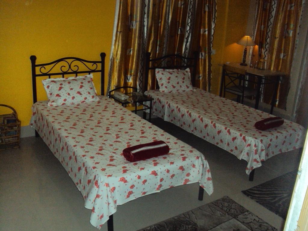 Hotel Kings Castle Ґувахаті Номер фото
